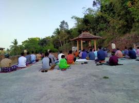 SHOLAT IDUL ADHA DI HALAMAN JOGLO